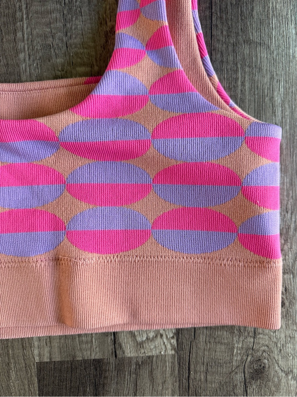 Fabletics Sports Bra Pink Dottie Geo Seamless Bra Low Impact Size Medium - Picture 5 of 6